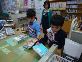 1日こども図書館長